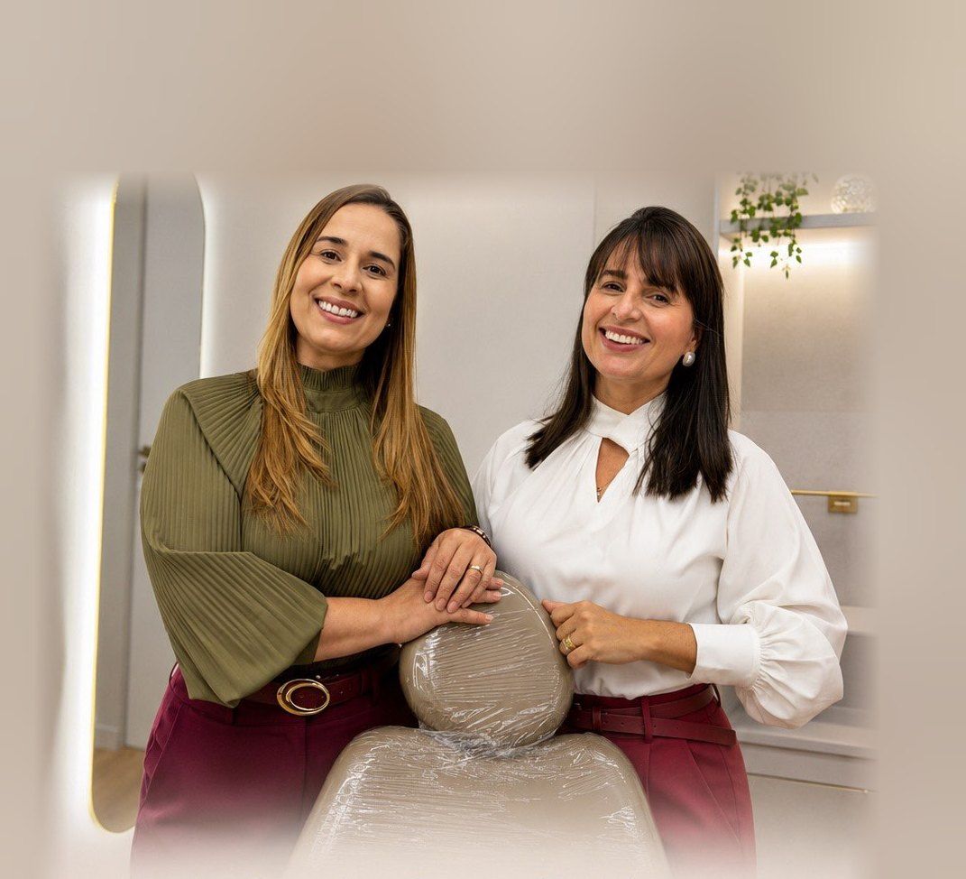 Dra. Renata Amaral e Dra. Juliana Avelino no consultório da Vitt